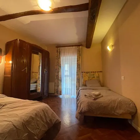 Sensation, Maison 3 Pour 9 Personnes Semesterbostad Chuffilly-Roche